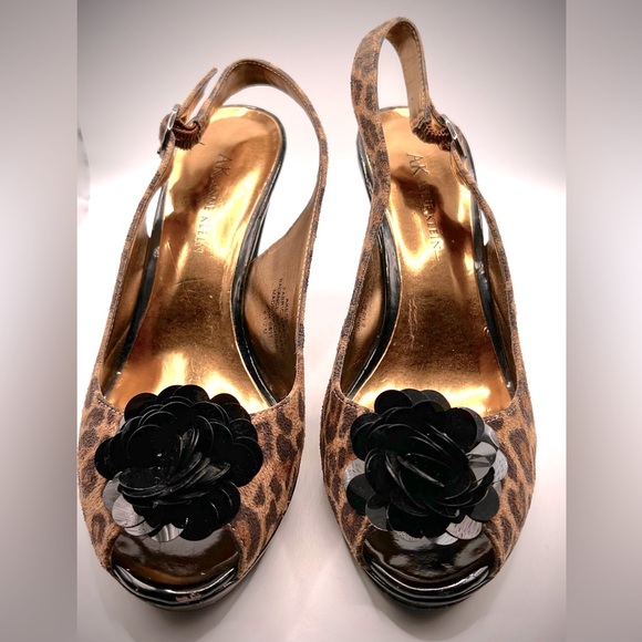Cute Anne Klein Heels Size 6.5 Med Leopard Fabric-Patten Leather Heels-Preowned - Picture 4 of 16
